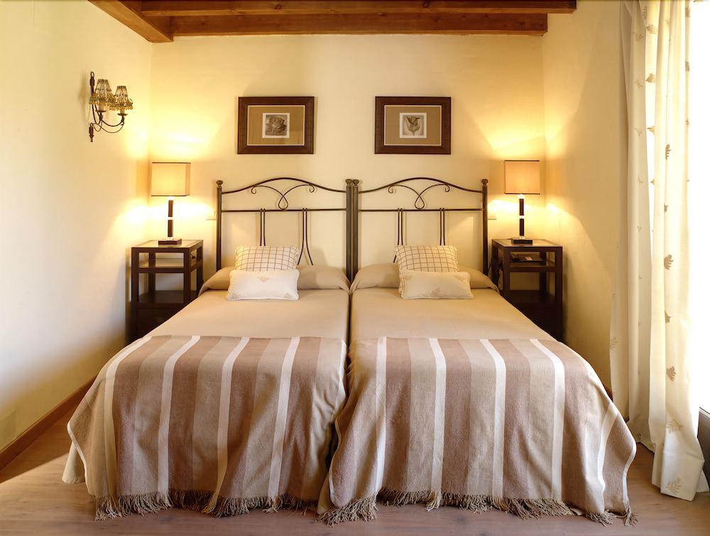 Hotel Ribera Del Corneja Navacepedilla de Corneja Εξωτερικό φωτογραφία